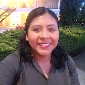 Meet your Posher, Yessenia